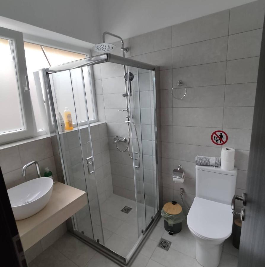 Petmeza Apartment 2 By Dimitropoulos Aígion Ngoại thất bức ảnh